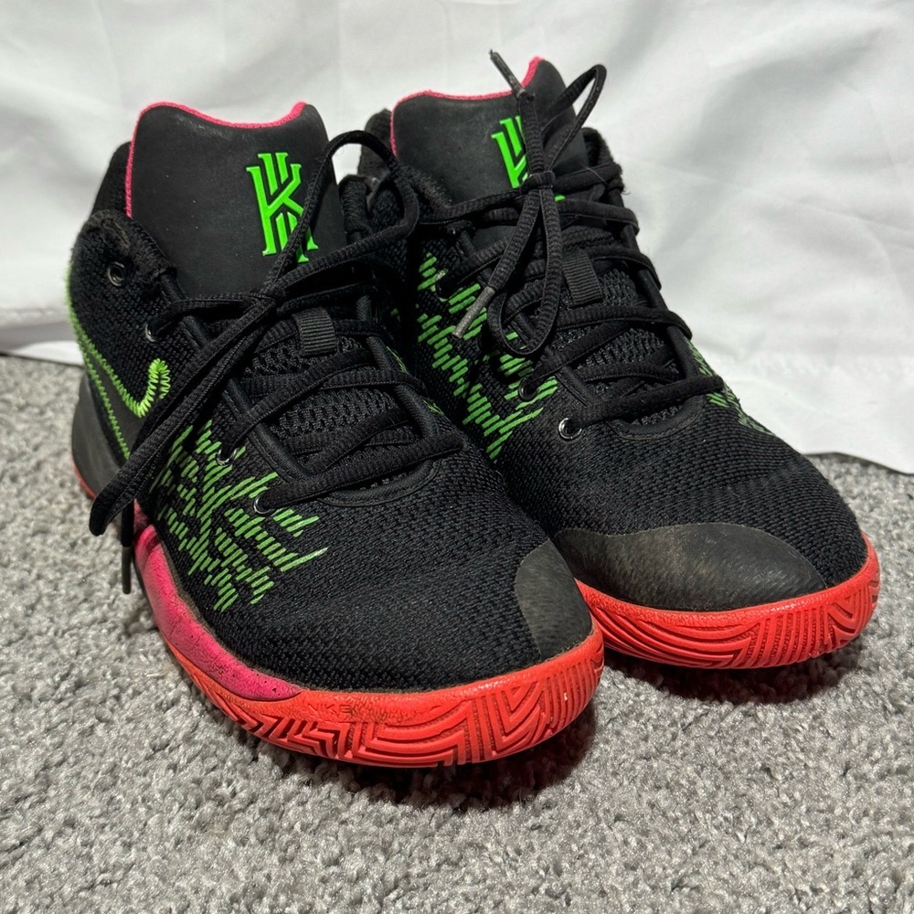 Nike Boys Kyrie Flytrap ll AQ3412-005 Black Basketball Size 6.5Y
